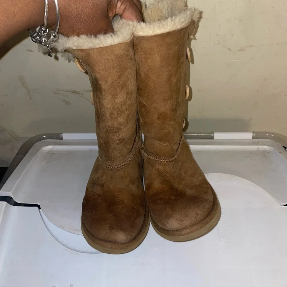 UGGS TALL BOOT 4